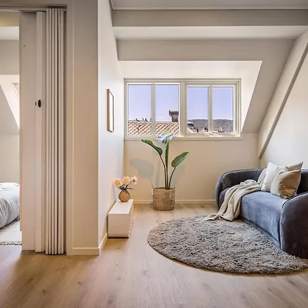 In The Middle Of Apartamento *